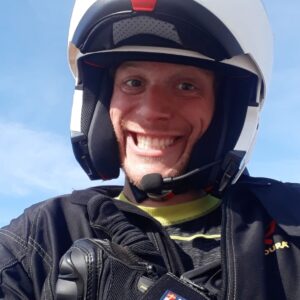 Kurventechnik-Übung auf der Landstraße