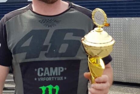 Motorradfahrer bei kurven.schule Abendtraining