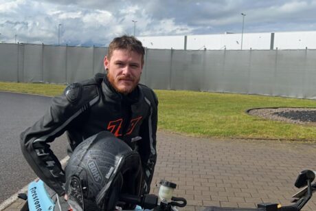 Motorrad-Training kurven.schule — Teilnehmer beim Schräglagentraining